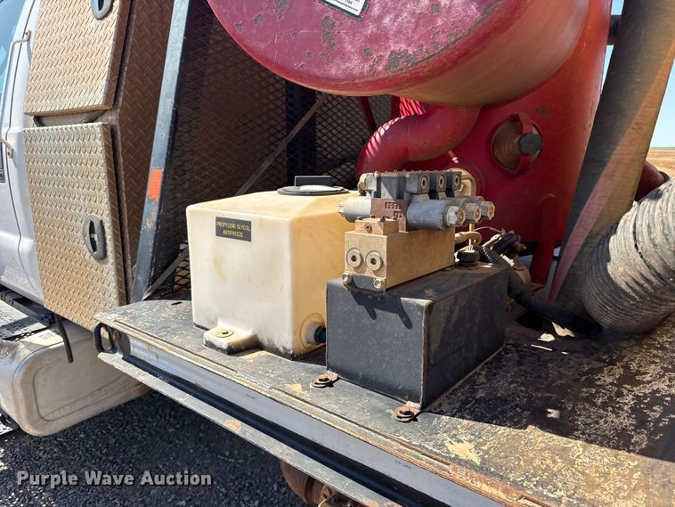 image for item NK9103 2017 Ford F750 Super Duty hydrovac truck