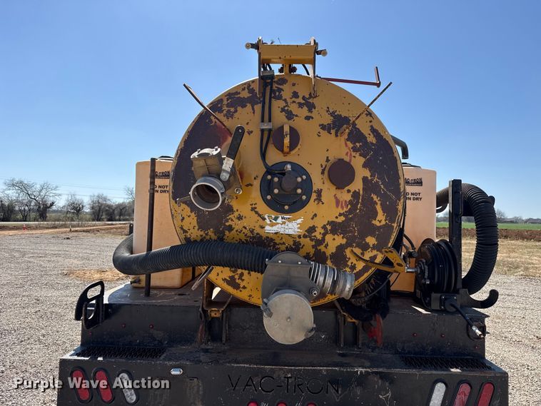 image for item NK9103 2017 Ford F750 Super Duty hydrovac truck