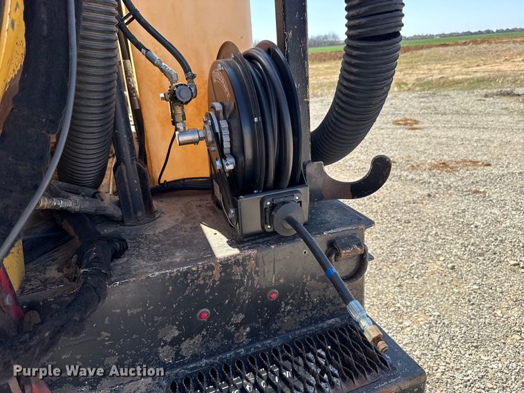 image for item NK9103 2017 Ford F750 Super Duty hydrovac truck