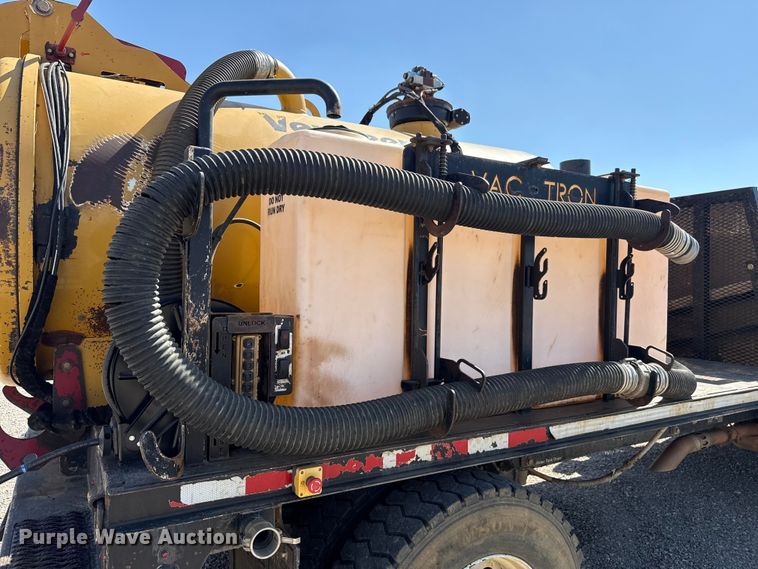 image for item NK9103 2017 Ford F750 Super Duty hydrovac truck