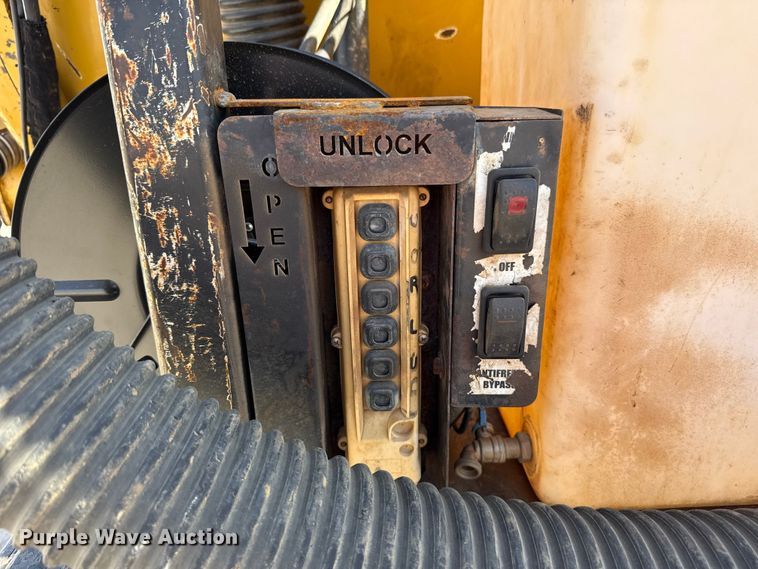 image for item NK9103 2017 Ford F750 Super Duty hydrovac truck