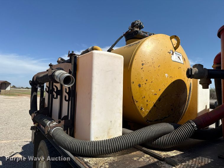 image for item NK9103 2017 Ford F750 Super Duty hydrovac truck