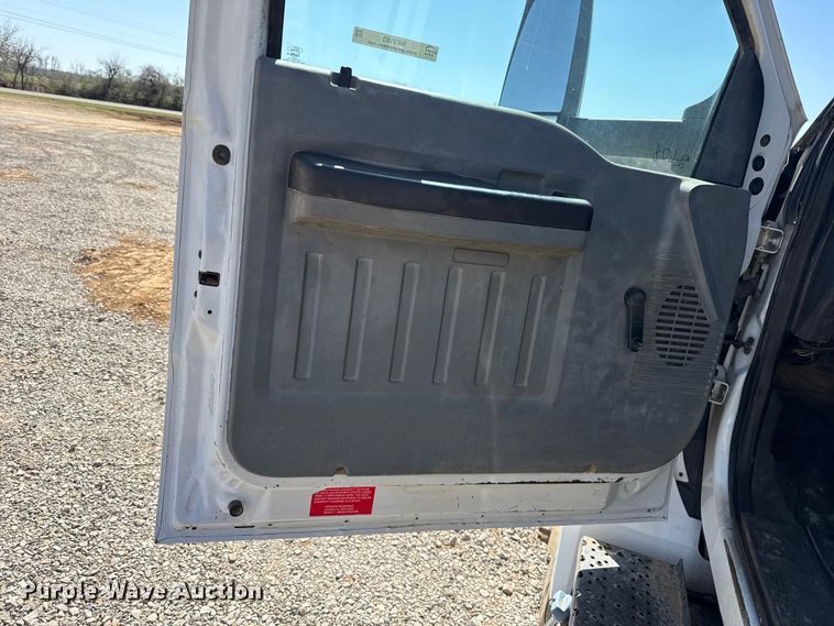 image for item NK9103 2017 Ford F750 Super Duty hydrovac truck