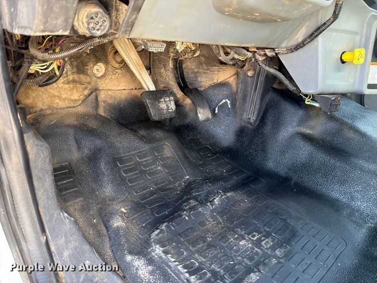 image for item NK9103 2017 Ford F750 Super Duty hydrovac truck