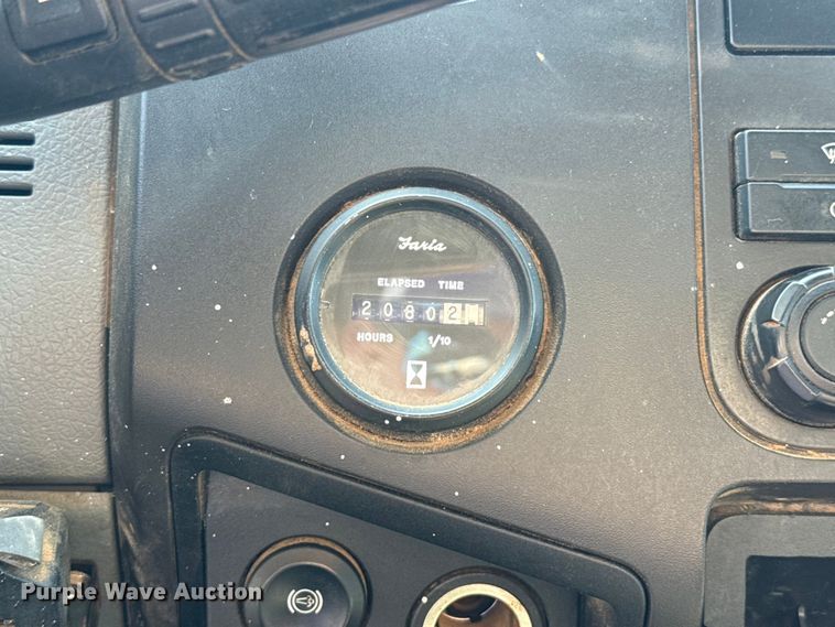 image for item NK9103 2017 Ford F750 Super Duty hydrovac truck