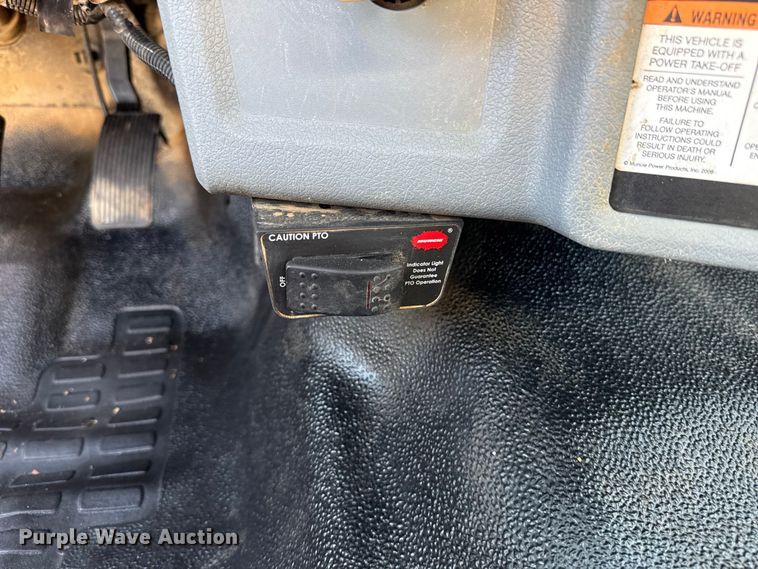 image for item NK9103 2017 Ford F750 Super Duty hydrovac truck