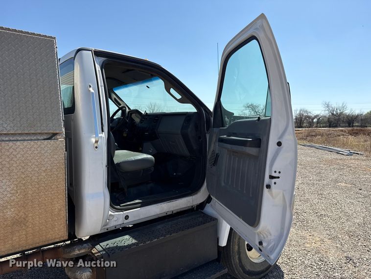 image for item NK9103 2017 Ford F750 Super Duty hydrovac truck