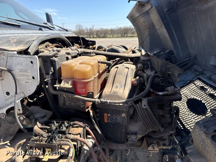 image for item NK9103 2017 Ford F750 Super Duty hydrovac truck