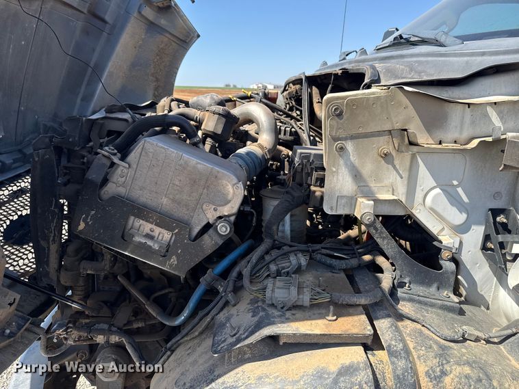 image for item NK9103 2017 Ford F750 Super Duty hydrovac truck