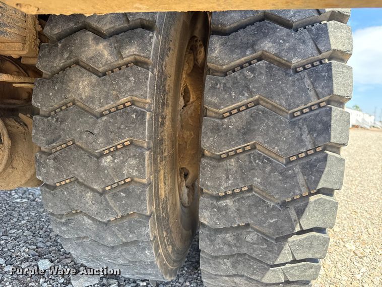 image for item NK9103 2017 Ford F750 Super Duty hydrovac truck