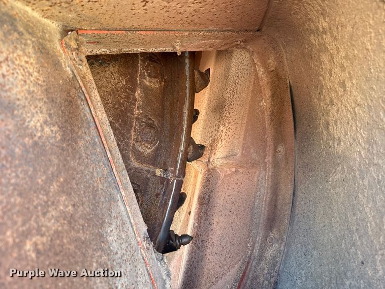 image for item NK9104 2005 Ditch Witch RT115 rock saw