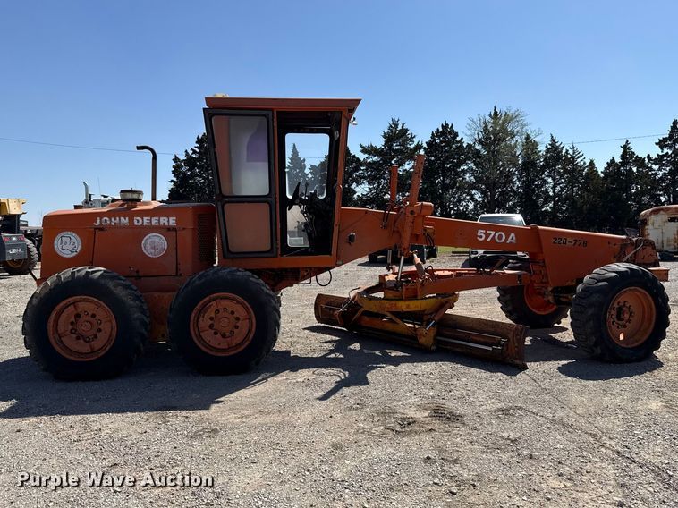 image for item NK9119 1983 John Deere 570A motor grader