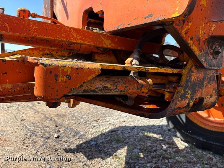 image for item NK9119 1983 John Deere 570A motor grader