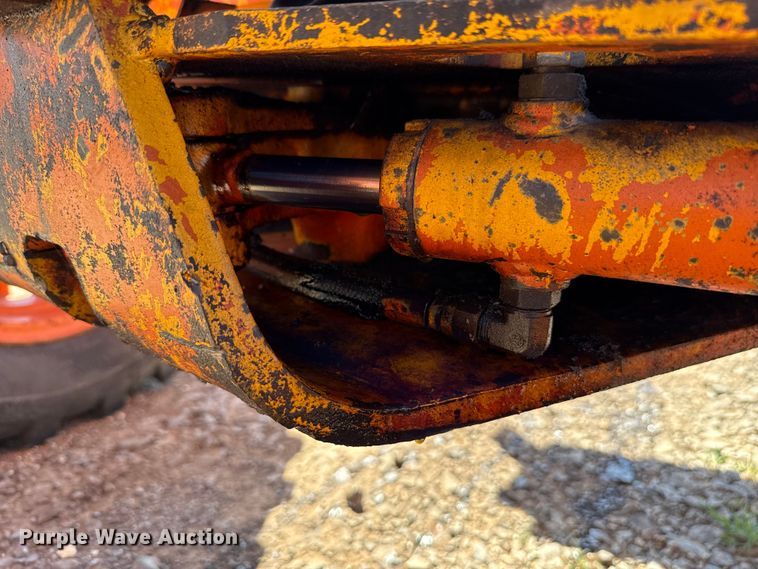 image for item NK9119 1983 John Deere 570A motor grader