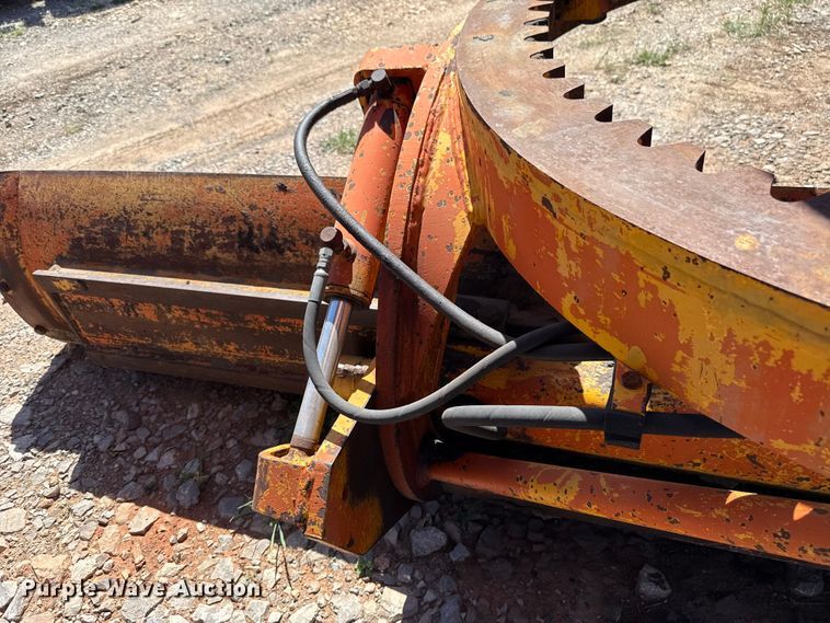 image for item NK9119 1983 John Deere 570A motor grader