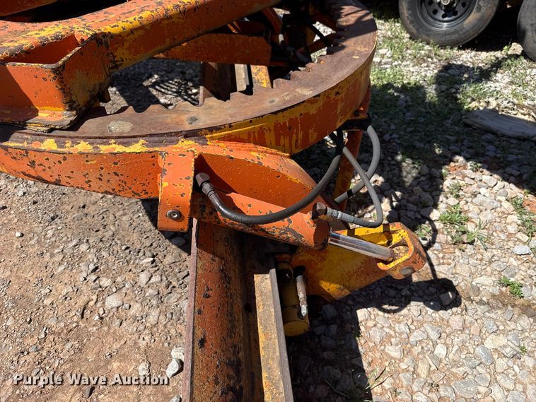 image for item NK9119 1983 John Deere 570A motor grader