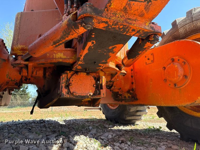 image for item NK9119 1983 John Deere 570A motor grader