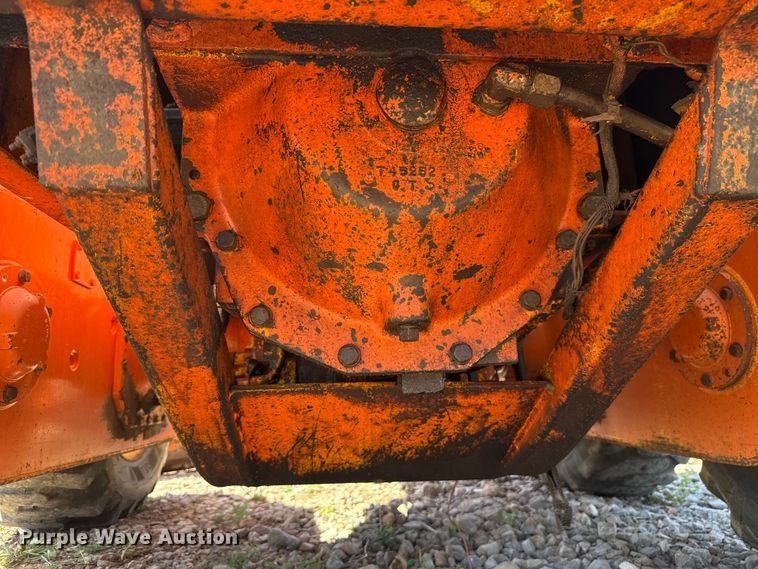 image for item NK9119 1983 John Deere 570A motor grader