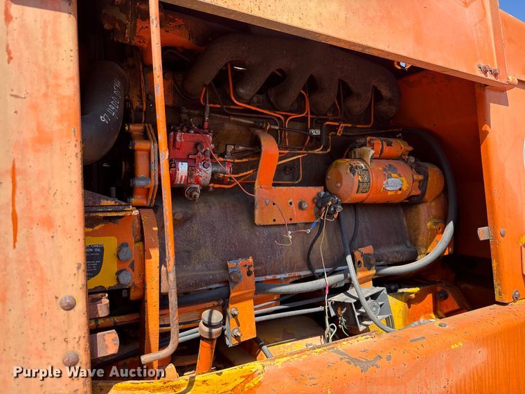 image for item NK9119 1983 John Deere 570A motor grader