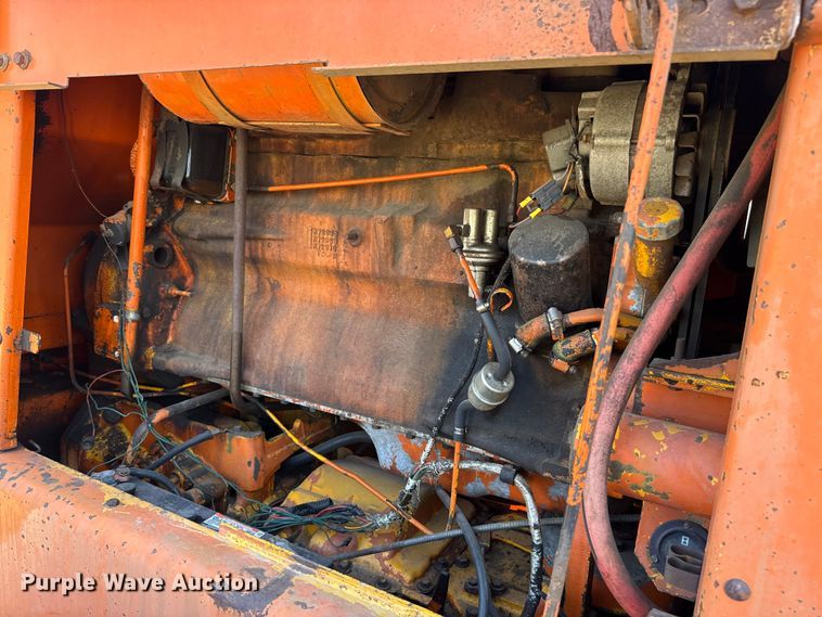 image for item NK9119 1983 John Deere 570A motor grader