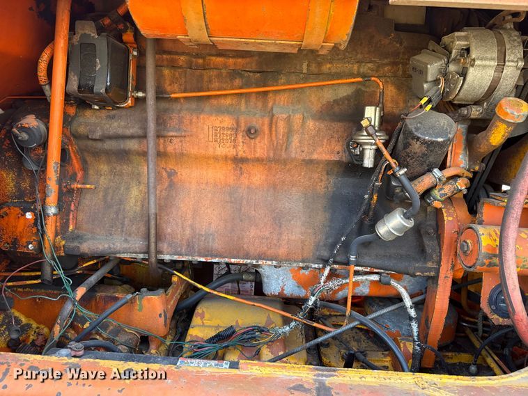 image for item NK9119 1983 John Deere 570A motor grader