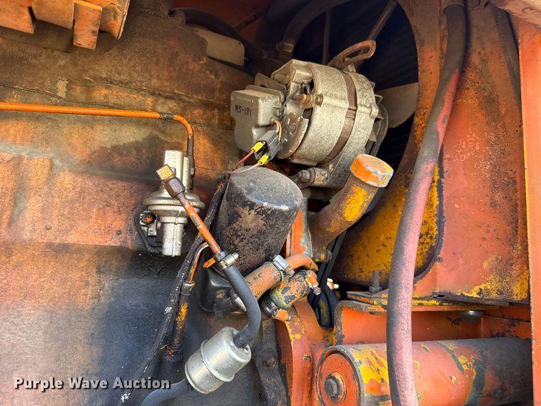 image for item NK9119 1983 John Deere 570A motor grader