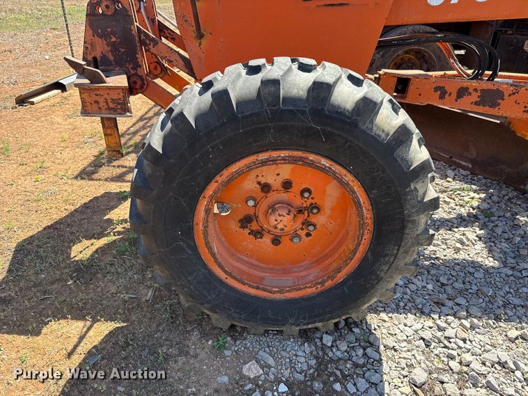 image for item NK9119 1983 John Deere 570A motor grader