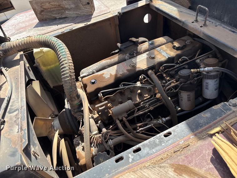 image for item NK9134 2000 Taylor Machine Works GT-210 forklift