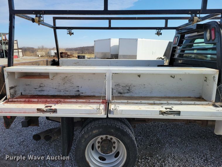 image for item NK9877 2015 Ford F450 Super Duty Crew Cab flatbed truck