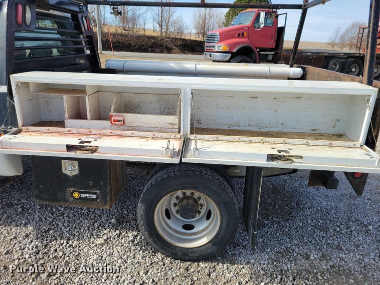 image for item NK9877 2015 Ford F450 Super Duty Crew Cab flatbed truck