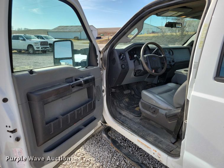 image for item NK9877 2015 Ford F450 Super Duty Crew Cab flatbed truck