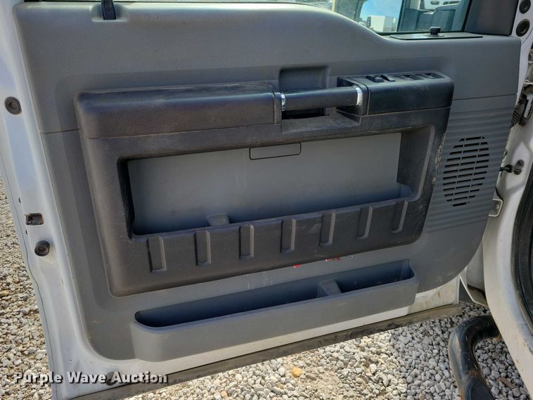 image for item NK9877 2015 Ford F450 Super Duty Crew Cab flatbed truck