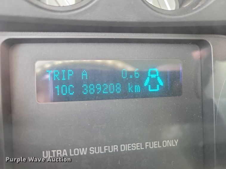 image for item NK9877 2015 Ford F450 Super Duty Crew Cab flatbed truck