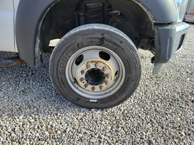 image for item NK9877 2015 Ford F450 Super Duty Crew Cab flatbed truck