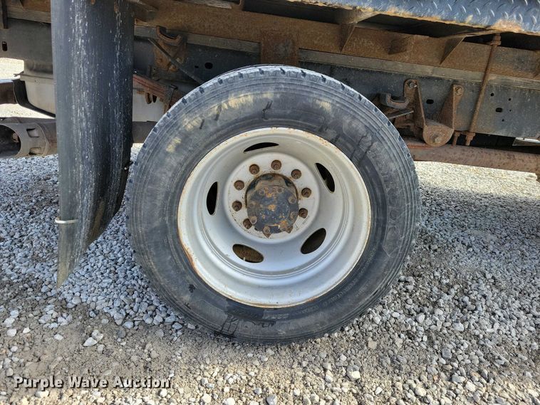 image for item NK9877 2015 Ford F450 Super Duty Crew Cab flatbed truck