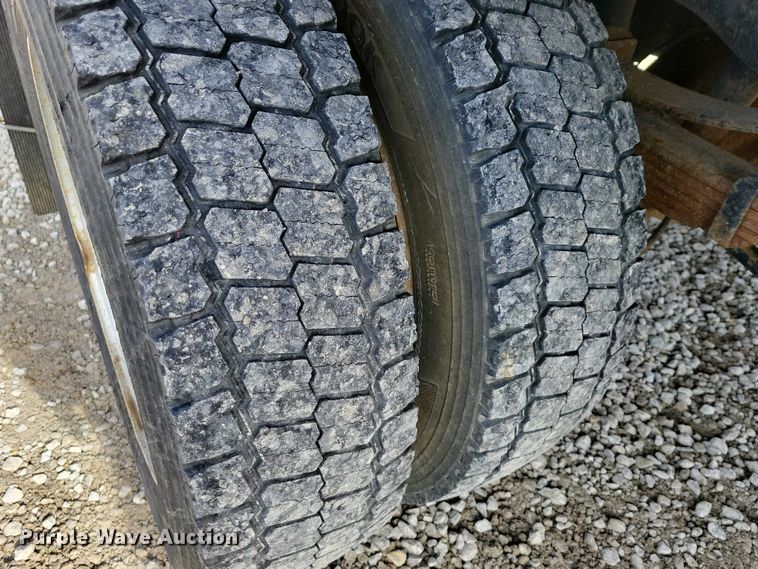 image for item NK9877 2015 Ford F450 Super Duty Crew Cab flatbed truck