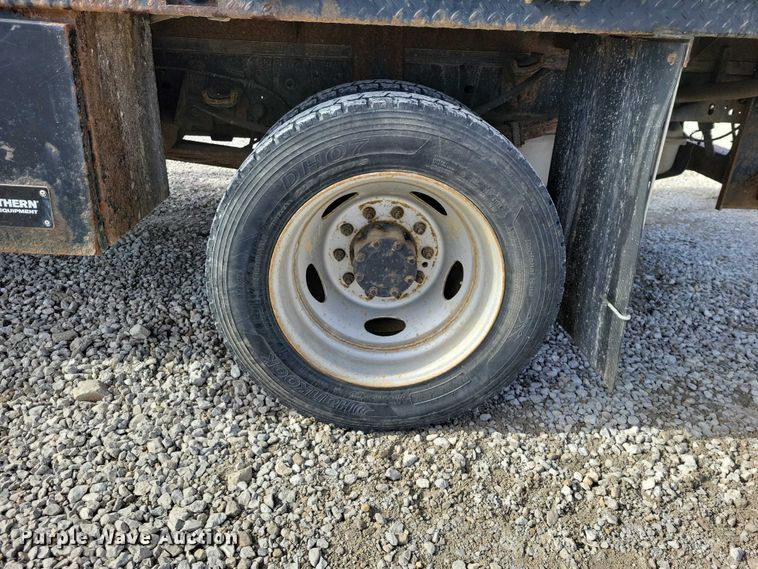 image for item NK9877 2015 Ford F450 Super Duty Crew Cab flatbed truck