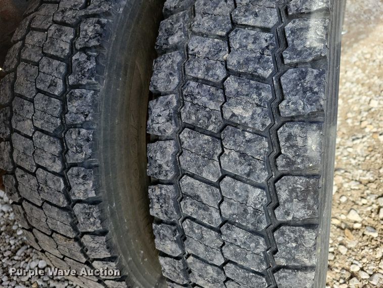 image for item NK9877 2015 Ford F450 Super Duty Crew Cab flatbed truck