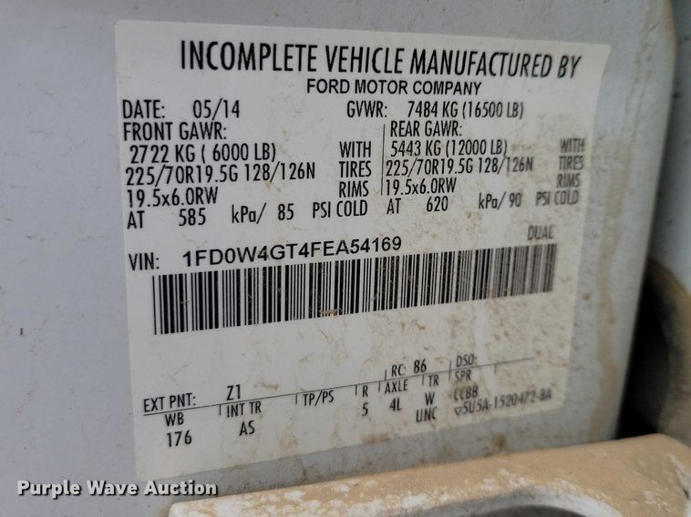 image for item NK9877 2015 Ford F450 Super Duty Crew Cab flatbed truck