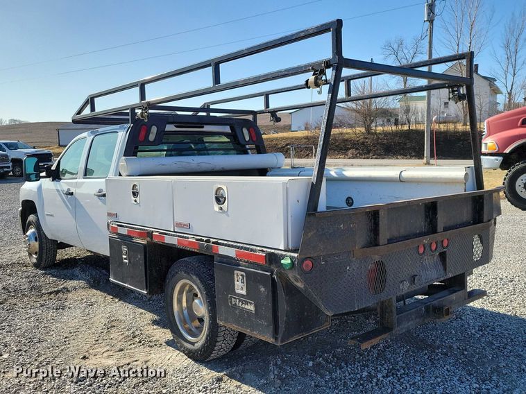 image for item NK9878 2013 Chevrolet  Silverado 3500HD Crew Cab flatbed pickup truck