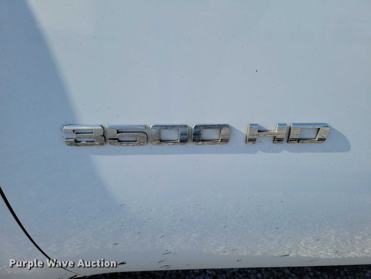 image for item NK9878 2013 Chevrolet  Silverado 3500HD Crew Cab flatbed pickup truck