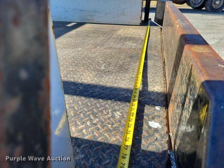 image for item NK9878 2013 Chevrolet  Silverado 3500HD Crew Cab flatbed pickup truck