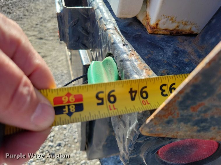 image for item NK9878 2013 Chevrolet  Silverado 3500HD Crew Cab flatbed pickup truck