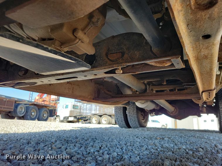 image for item NK9878 2013 Chevrolet  Silverado 3500HD Crew Cab flatbed pickup truck