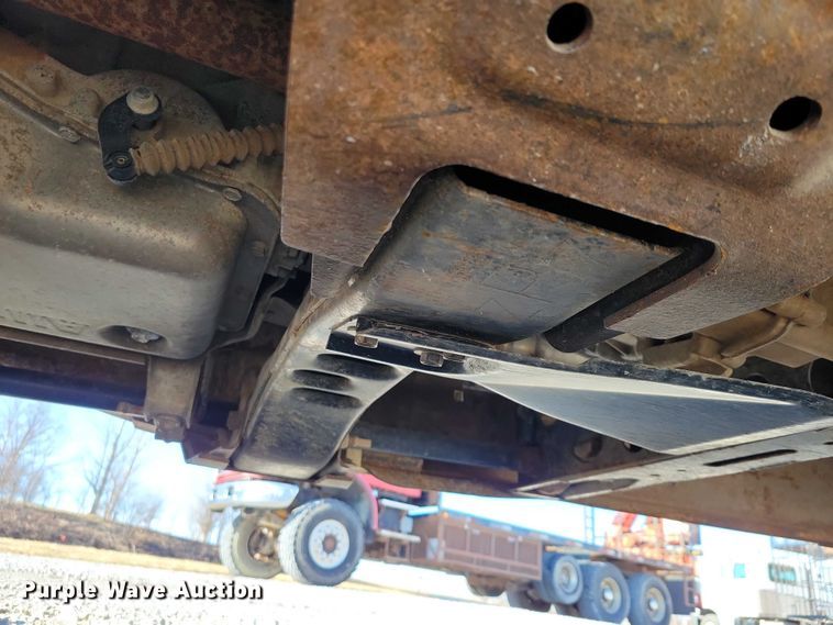 image for item NK9878 2013 Chevrolet  Silverado 3500HD Crew Cab flatbed pickup truck