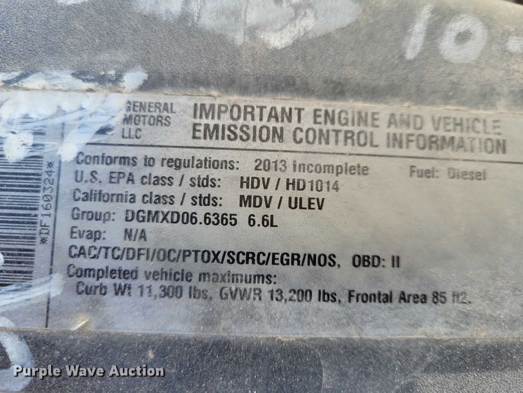 image for item NK9878 2013 Chevrolet  Silverado 3500HD Crew Cab flatbed pickup truck