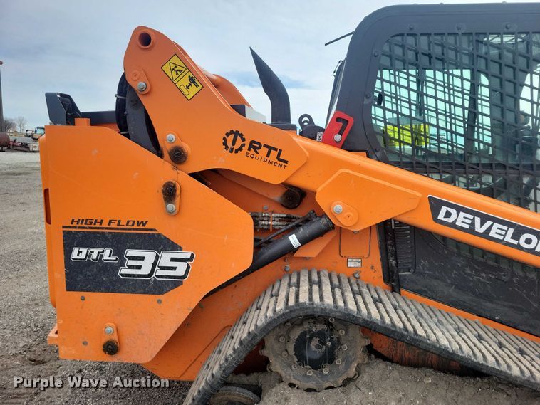 image for item NK9884 2024 Develon DTL 35 tracked skid steer loader