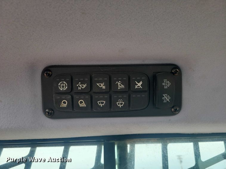 image for item NK9884 2024 Develon DTL 35 tracked skid steer loader