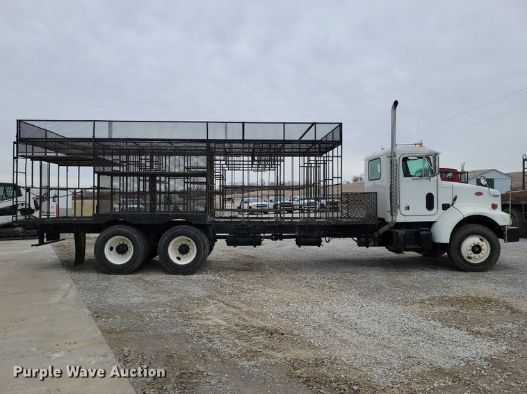 image for item NK9887 1999 Peterbilt  330 concrete form truck