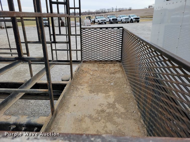 image for item NK9887 1999 Peterbilt  330 concrete form truck